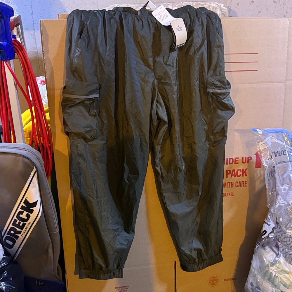 Nike Olive Green Cargo Pants with Elastic Cuffs